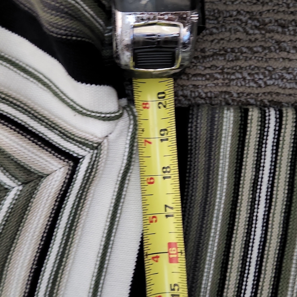 Staple  Button Down Sweater Size Medium - Picture 10 of 16